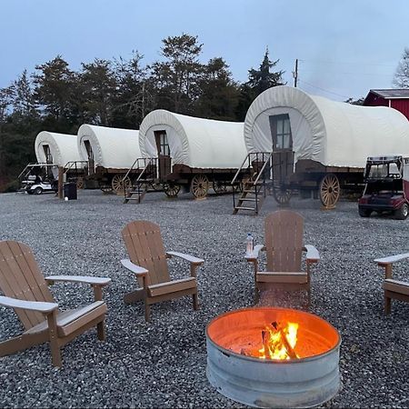 Smoky Hollow Outdoor Resort Covered Wagon 塞维尔维尔 外观 照片