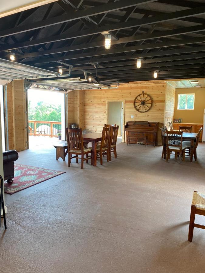 Smoky Hollow Outdoor Resort Covered Wagon 塞维尔维尔 外观 照片