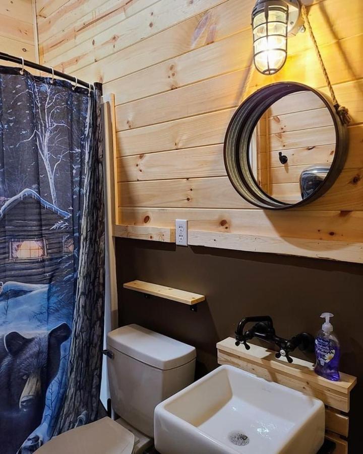 Smoky Hollow Outdoor Resort Covered Wagon 塞维尔维尔 外观 照片