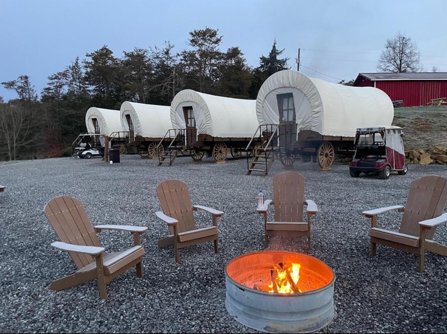 Smoky Hollow Outdoor Resort Covered Wagon 塞维尔维尔 外观 照片